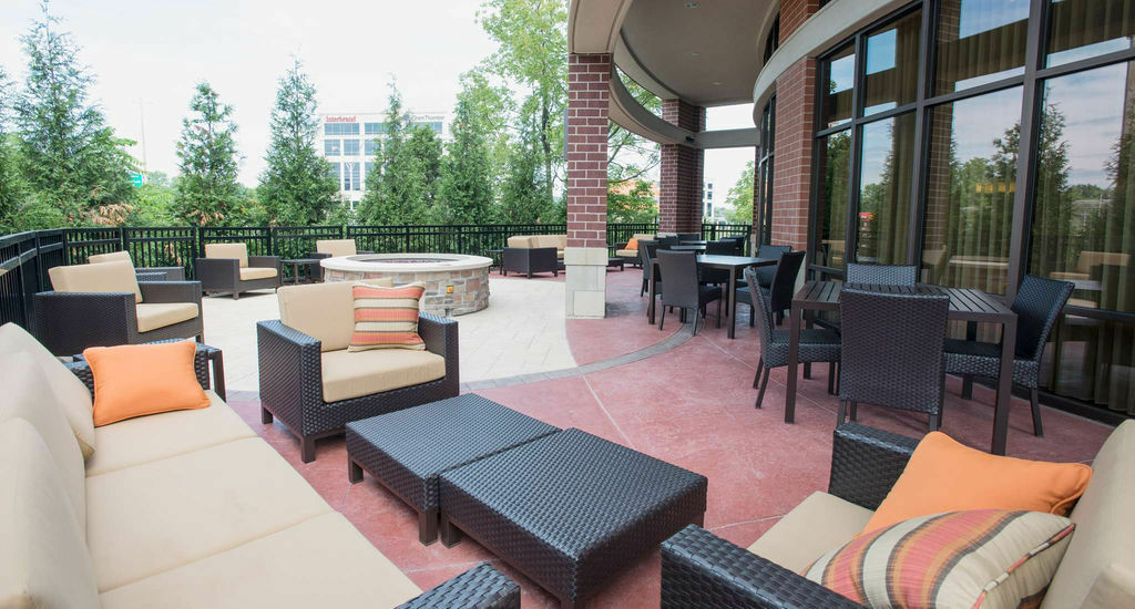 Courtyard By Marriott Cincinnati Midtown/Rookwood Exterior foto